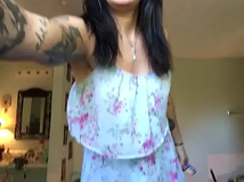 xnaomifox 现场XXX聊天