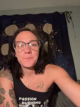 xnaomifox Chat XXX in diretta