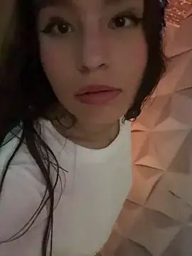 XXX chat uživo modela Vaiolet_LS