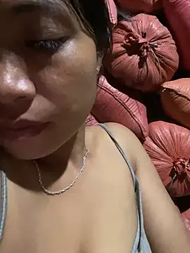 Quynquynsexy Show Webcam