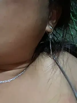 Quynquynsexy Show Webcam