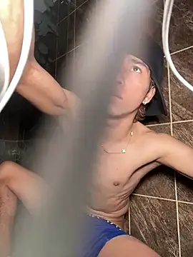Pokazy przed kamerką – Ronny_Hot12