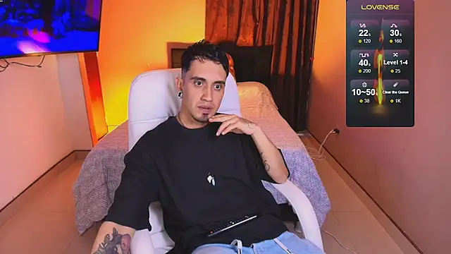 Show modela CHRIS_ARS na web-kameri
