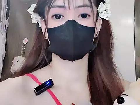 צ'אט XXX בשידור חי של Cherry_Xyz