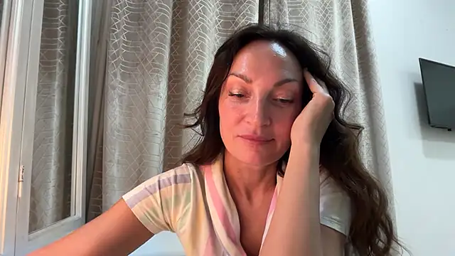 XXX chat uživo modela Erelvona