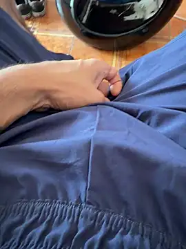 manhattan91O Webcam show