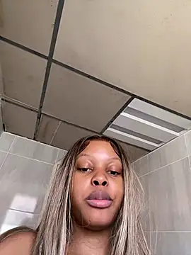 Iconic_black_barbie Adlı Modelin Canlı XXX Sohbeti