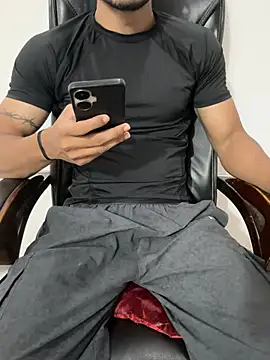 Show modela ayashaman na web-kameri