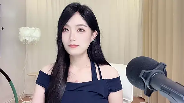 LiLy0608 网络视讯表演