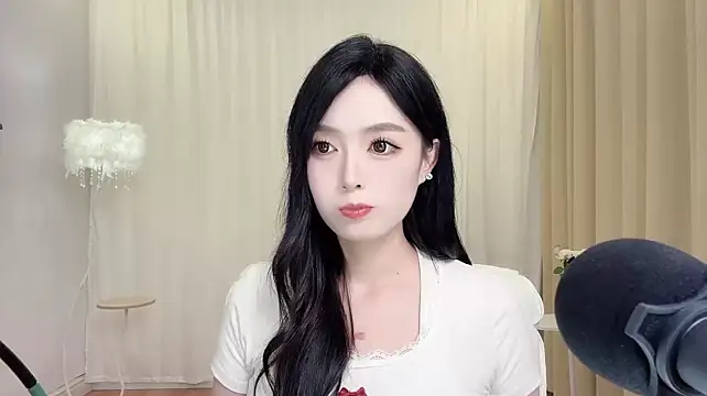 LiLy0608 Chat XXX in diretta