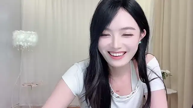 LiLy0608 – Live XXX-chat