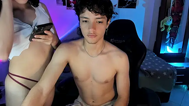 TwoOFus69のウェブカメラショー