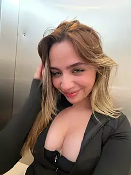 Pertunjukan Kamera Web Tina_tastty22