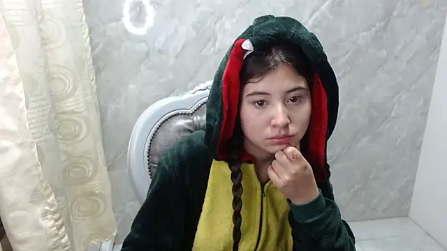 luluqueen69 Show in webcam