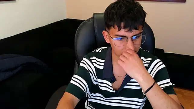 Show modela xdarwin33 na web-kameri