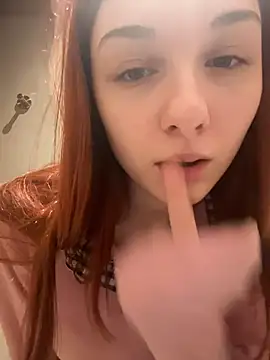 Show modela SaintMaya na web-kameri