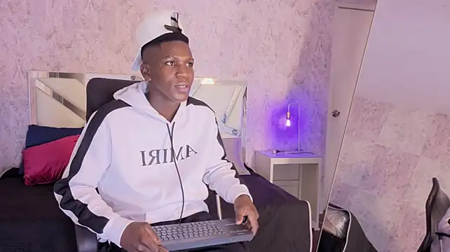 Pokazy przed kamerką – zayn_black_