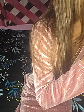 Pokazy przed kamerką – RIHANA_WILD