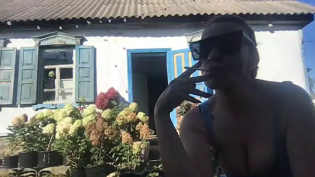 Tavonira's Live XXX Chat