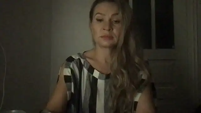 Tavonira Live XXX-Chat