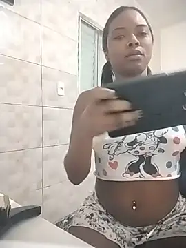 Show de nanah_pretinha na webcam