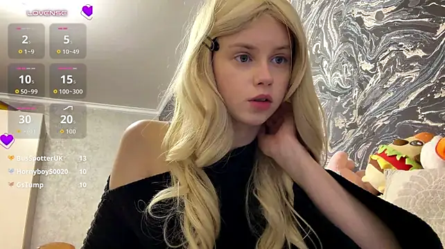 curlyhaired Webcamshow