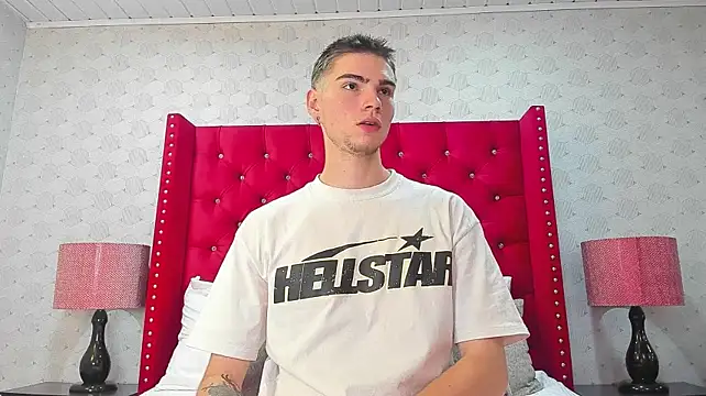 NickWild Pertunjukan Webcam