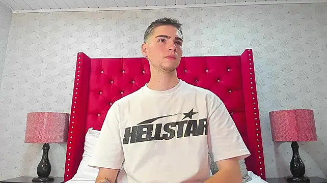 Show modela NickWild na web-kameri