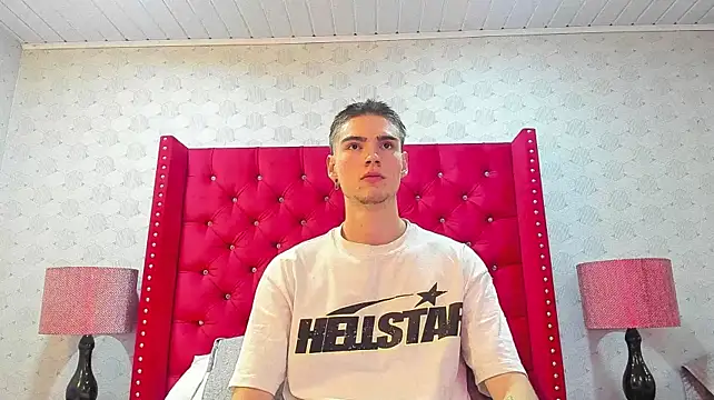 Show modela NickWild na web-kameri