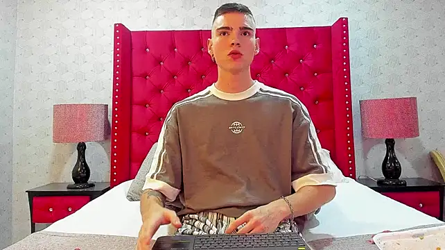 Show modela NickWild na web-kameri