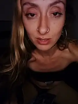 SophiaAmapola 即時 XXX 聊天
