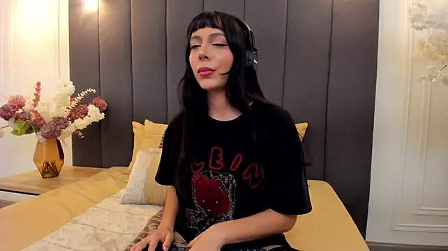 LalithDevin Webbikameraesitys