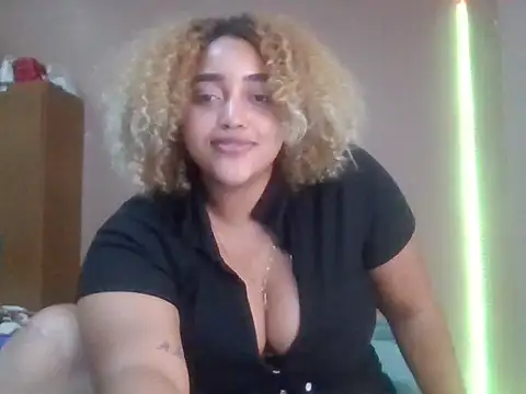 Chatroom XXX en direct de CarnalScandal