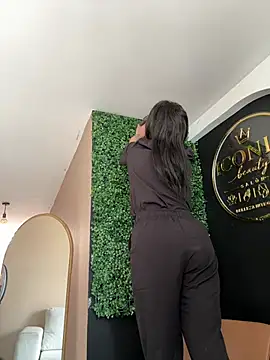 emy_navarro's Webcam Show