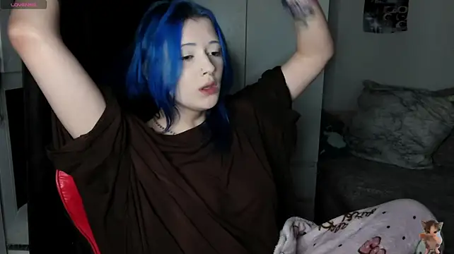 emilia_off0's Live XXX Chat