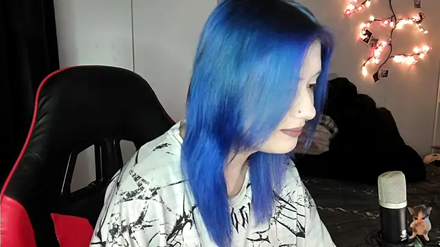 emilia_off0 Chat XXX live