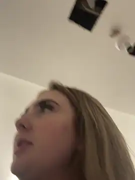 XXX chat uživo modela honeyh