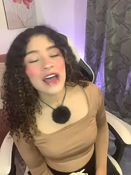 XXX chat uživo modela karolay_perez