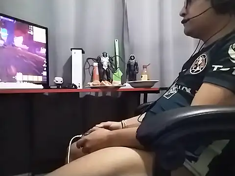 Edgar_Hernandez Show in webcam