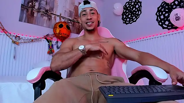 Radly_Andrew Show in webcam