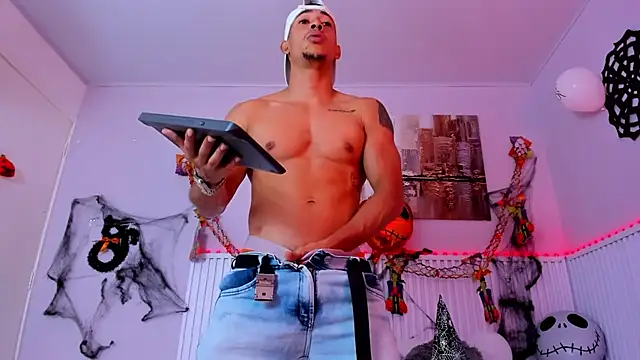 Pokazy przed kamerką – Radly_Andrew