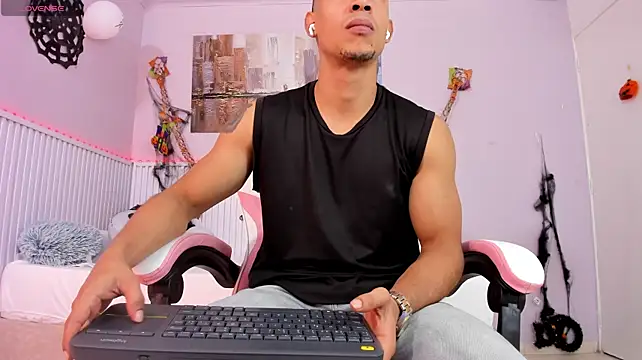 Radly_Andrew Show in webcam