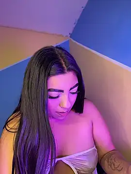 Laulin_TayyyX Webcam Show