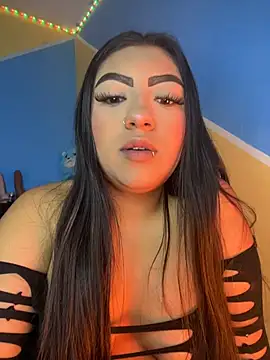 Laulin_TayyyX's Live XXX Chat