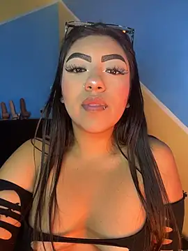 Laulin_TayyyX Live XXX-chat