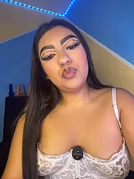 Laulin_TayyyX's Webcam Show