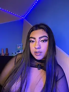 Laulin_TayyyX's Live XXX Chat