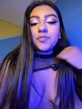 Laulin_TayyyX's Live XXX Chat