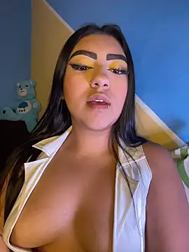 Laulin_TayyyX Show in webcam