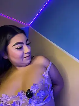 Chat XXX ao vivo de Laulin_TayyyX